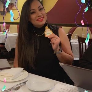 Meet your Posher, Yaneth